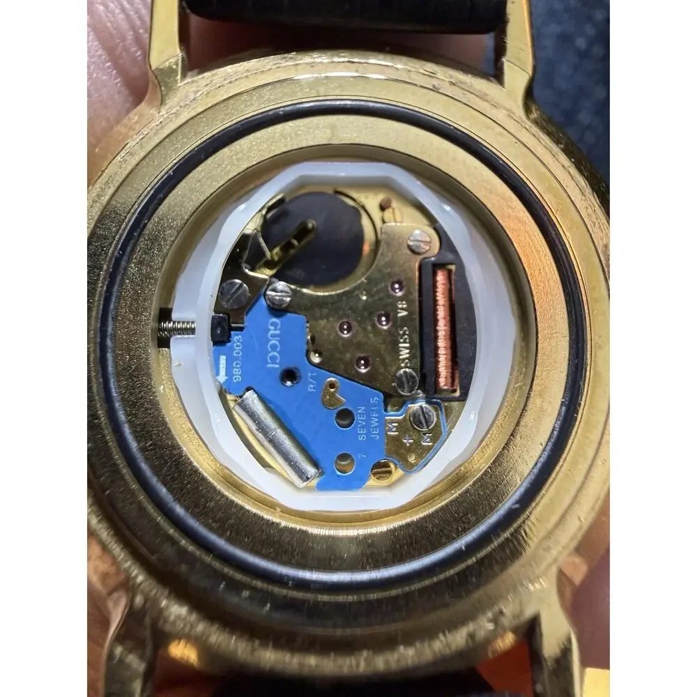 GUCCI Authentic 3000.2.M Quartz Men's Watch Gold Dial Vintage 33mm Swiss Repair